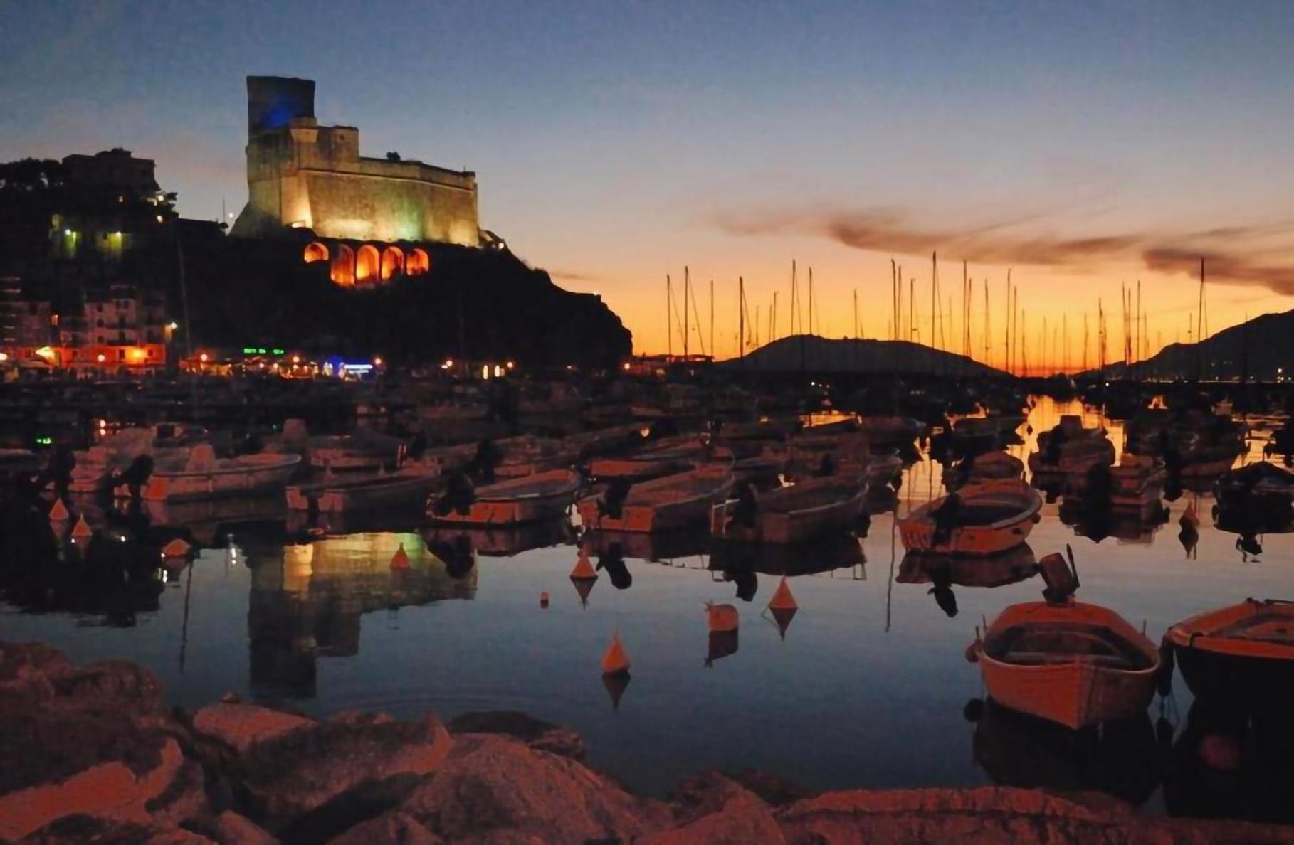 Affittacamere "In Piazzetta Da Vasco" Lerici Zewnętrze zdjęcie