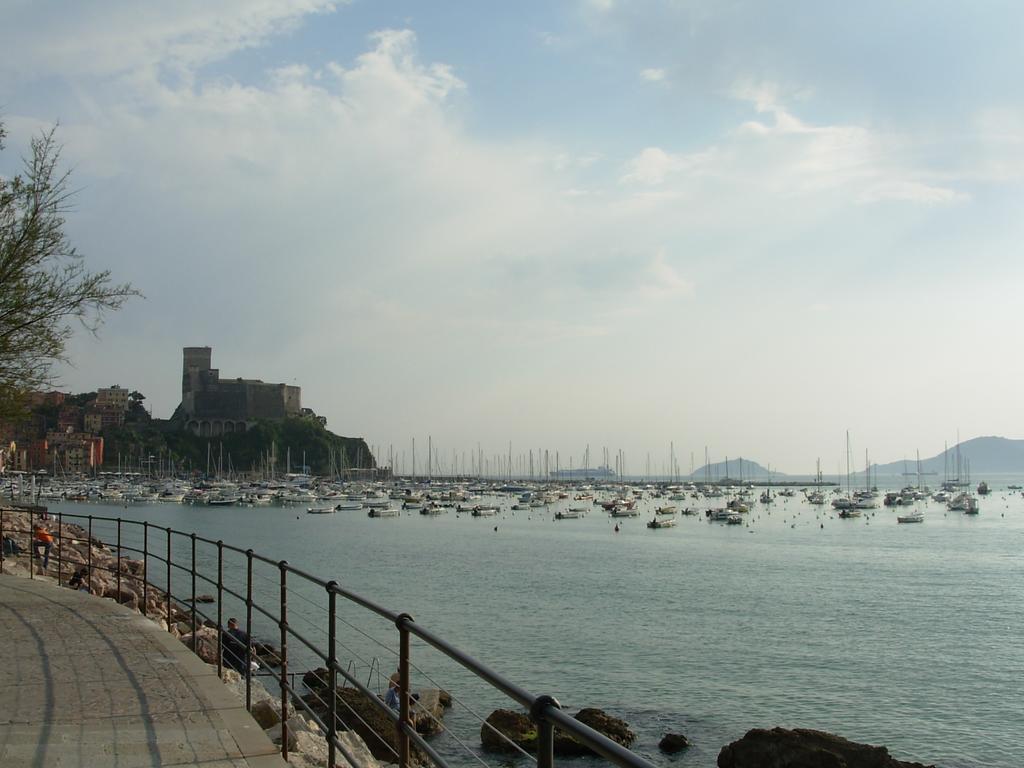 Affittacamere "In Piazzetta Da Vasco" Lerici Zewnętrze zdjęcie